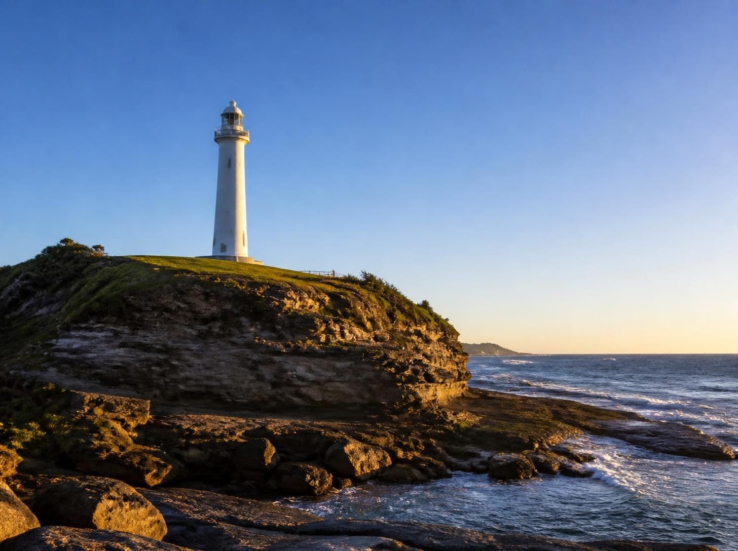 Wollongong Head lighthouse on the Illawarra coast